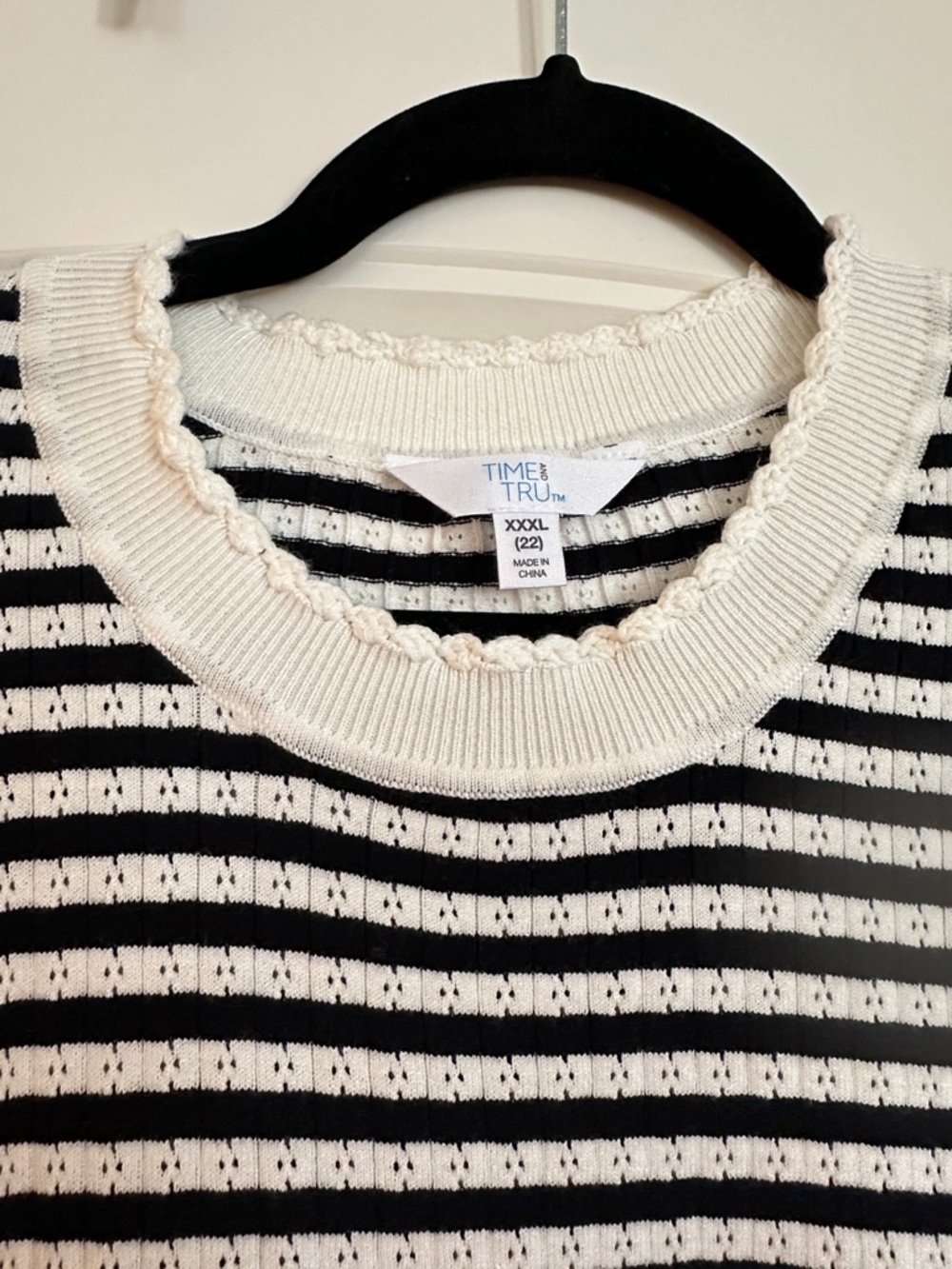 Time and Tru Striped Black and White Sweater size XXL runs smaller - Picture 3 of 5